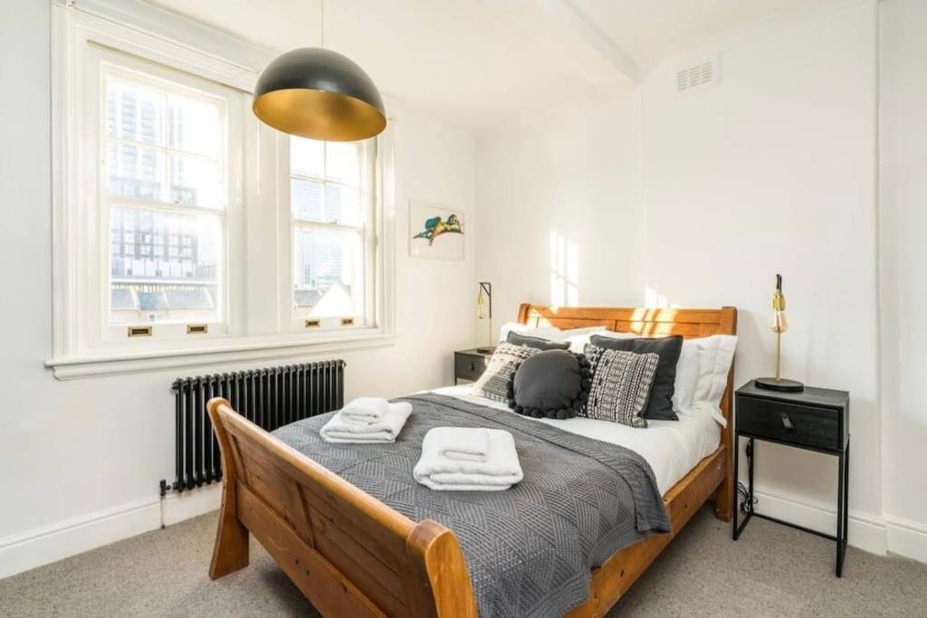 3 X Bedroom Riverside Flat With Hot Tub On Roof Terrace Londra Exterior foto