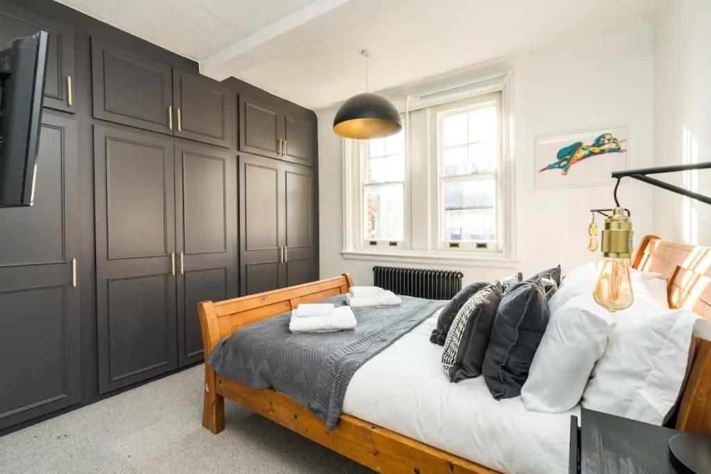 3 X Bedroom Riverside Flat With Hot Tub On Roof Terrace Londra Exterior foto