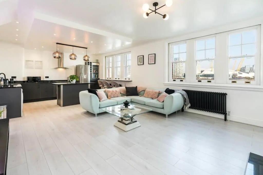 3 X Bedroom Riverside Flat With Hot Tub On Roof Terrace Londra Exterior foto