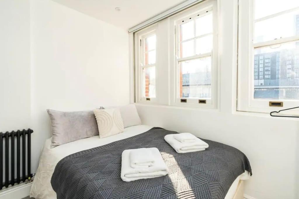 3 X Bedroom Riverside Flat With Hot Tub On Roof Terrace Londra Exterior foto