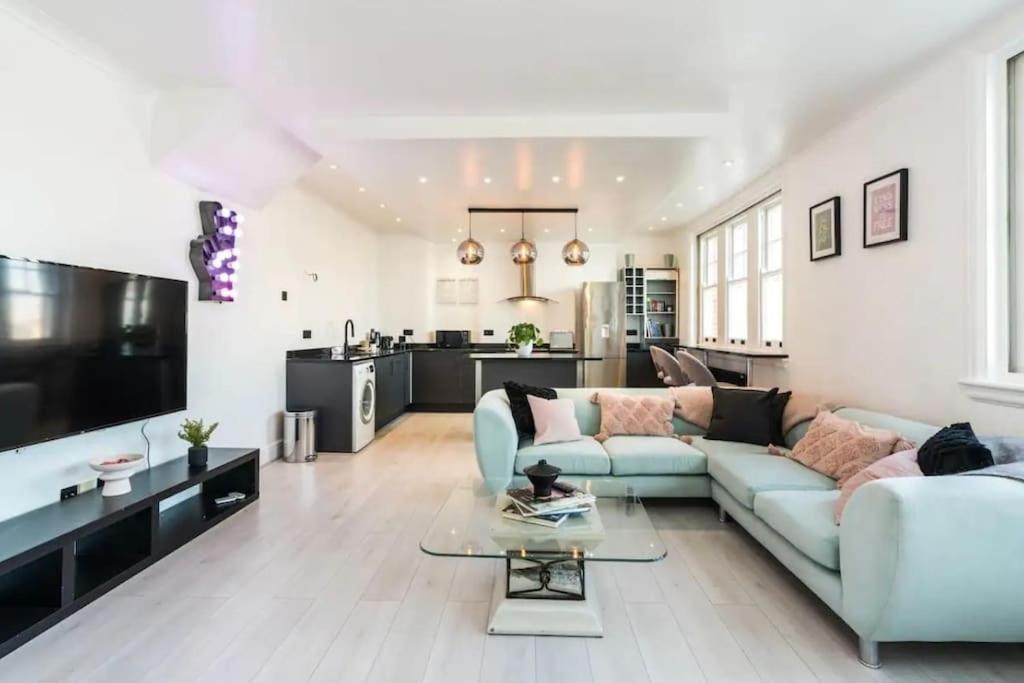 3 X Bedroom Riverside Flat With Hot Tub On Roof Terrace Londra Exterior foto